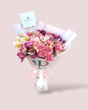 6 Rosas devela con astromelia y mini rosa